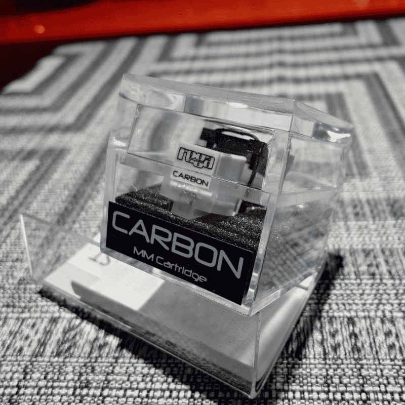 Rega Carbon